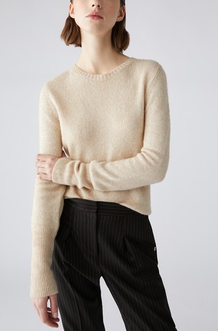 Pleten pulover s odgovarajućim šalom