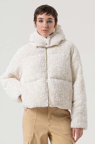 Prošivena jakna od čupave tkanine sa šljokicama