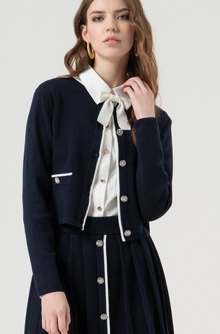 Regular fit kardigan s ukrasnim kamenčićima na gumbima