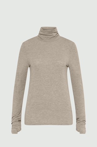 Slim fit pletena dolčevita od mješavine viskoze