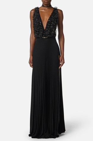 Večernja haljina od tila s ukrasnim kamenčićima i svjetlucave plisirane tkanine