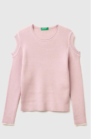 Pleten pulover s izrezom na ramenima