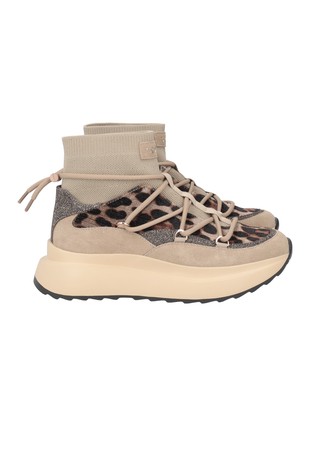 Chill out sneaker with animalier print