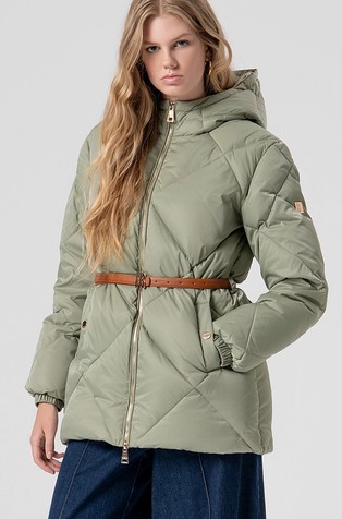 Prošivena jakna punjena paperjem s kapuljačom i remenom