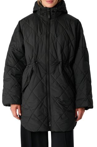 Wide cape jacket with diamond quilting