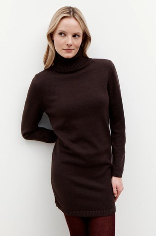 Knitted dress with turtleneck