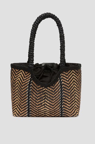 Raffia bag with zig-zag pattern