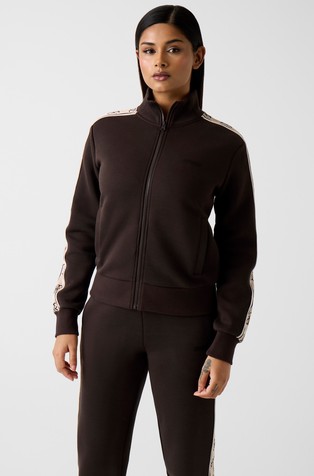 Pulover s logo trakom