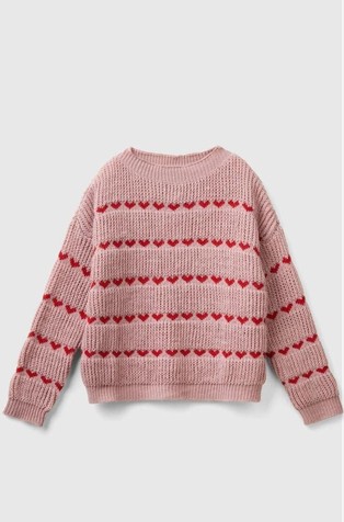 Pleten pulover s uzorkom intarzijskih srca
