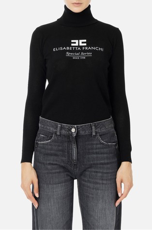 Mrežasto pletena dolčevita s logo umetkom