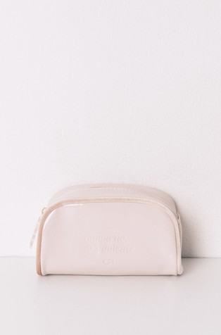 Manja lakirana kozmetička torbica