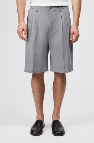 Pleated shorts in pure cotton