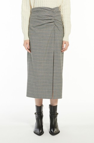 Suknja s karo uzorkom