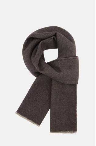 Vuneni šal sa chevron uzorkom