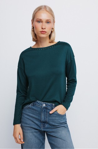 Majica s čamac izrezom i zakovicama