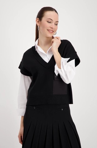 Pleten prsluk s džepom na prsima