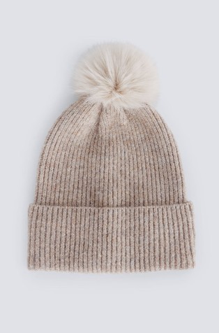Pletena kapa s pomponom