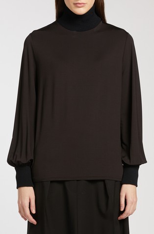 Viskozna majica s pletenim ovratnikom i obrubom na rukavima