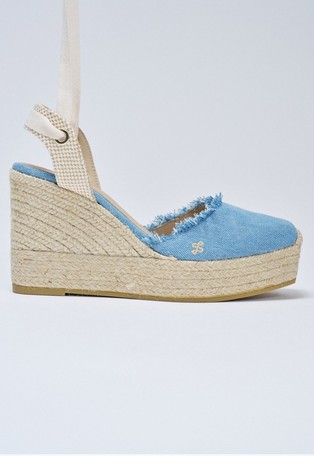Linen sandals with wedge heel