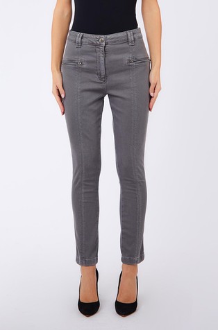 Slim-fit jeans