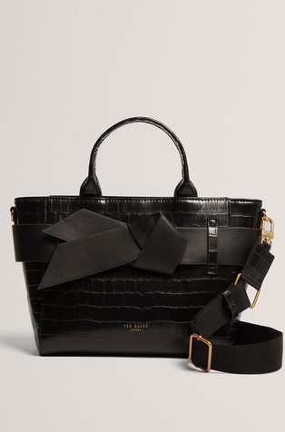 Manja lakirana torbica s uzorkom krokodilske kože