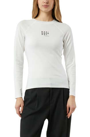 Slim fit long sleeved T-Shirt with small lettering