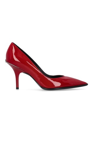 Lady patent leather pumps