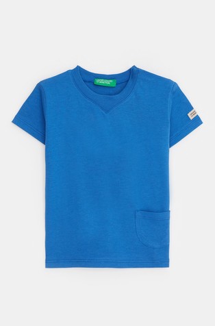 T-shirt with small patch pocket