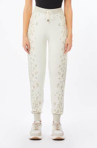 Pleten donji dio trenirke od mješavine viskoze sa životinjskim uzorkom