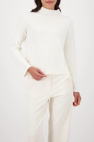 Pleten pulover s uzdignutim ovratnikom