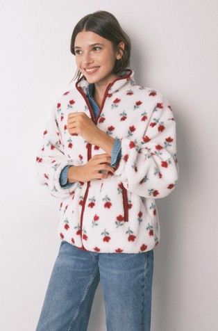 Čupav pulover s cvjetnim uzorkom