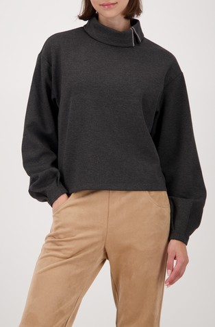 Pulover s ukrasnim kamenčićima