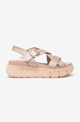 Kožne sandale s metalnim sjajem