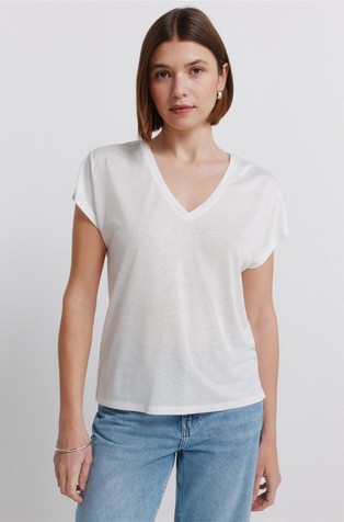 Batwing sleeve T-shirt with detail on shoulders