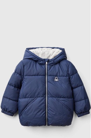 Prošivena jakna s kapuljačom i čupavom podstavom