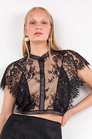 Top kratkih rukava od čipke