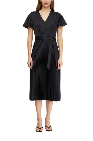 Satenska haljina s plisiranom suknjom