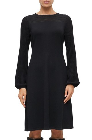 Fine-knit dress with a textured pattern