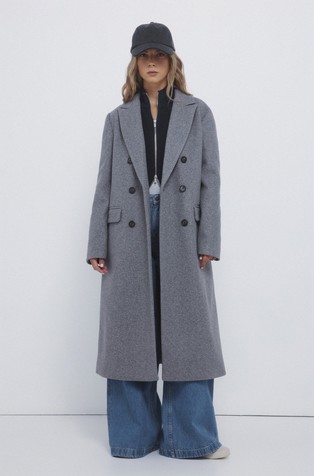 Dugi kaput s dvorednim kopčanjem