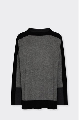 Pleten vuneni pulover s raznobojnim blokovima