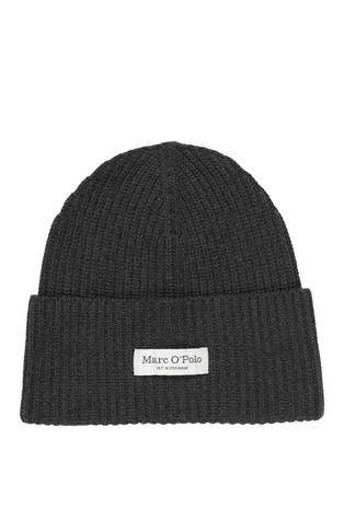 Knitted hat made from organic cotton