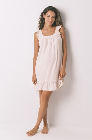 Kratka rebrasta spavaćica s volanima