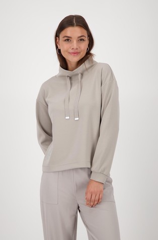 Sweatshirt with jewellery detail