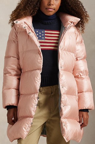 Duža jakna punjena paperjem s metalnim sjajem i kapuljačom