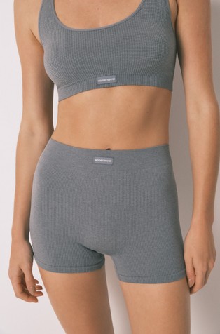 Bešavne rebraste kratke tajice