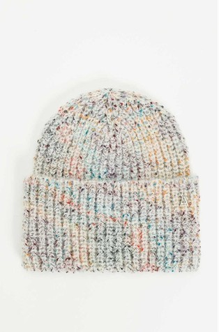 Višebojna pletena kapa