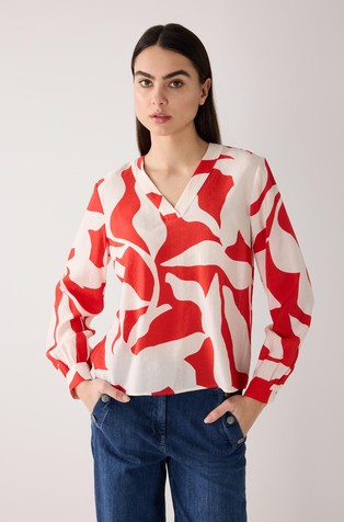 Long sleeved blouse with pattern