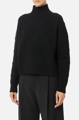 Pleten pulover sa žakard dijamantnim uzorkom