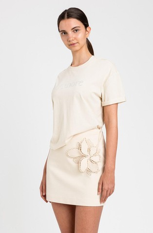 Majica s rupičasto pletenim natpisom