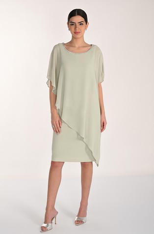 Coctail haljina s ukrasnim kamenčićima i asimetričnim ogrtačem